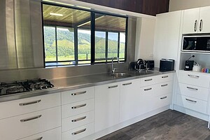 Full kitchen